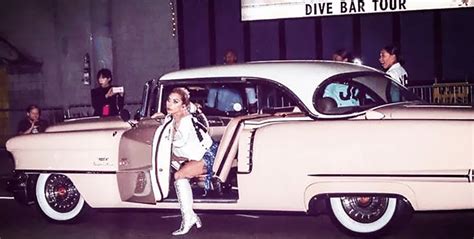 El Día Que Lady Gaga Condujo El Carro Que Utilizó Elvis Presley Tork