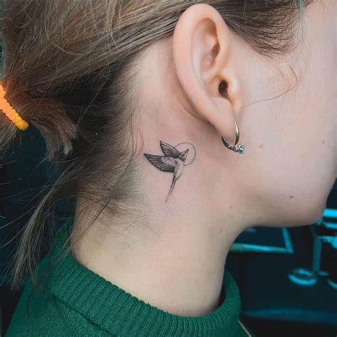 Coolest Neck Tattoos For Women In Swiftydragon