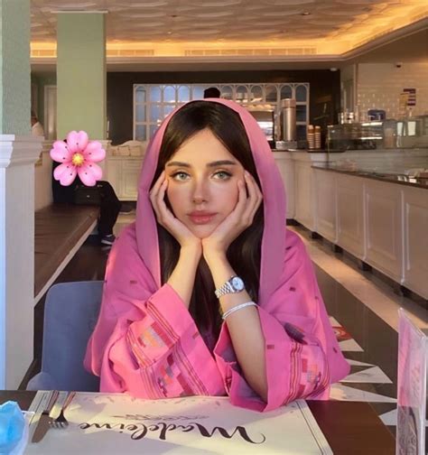 saudi arabia girl on we heart it pretty girls selfies stylish girl images hijab fashion