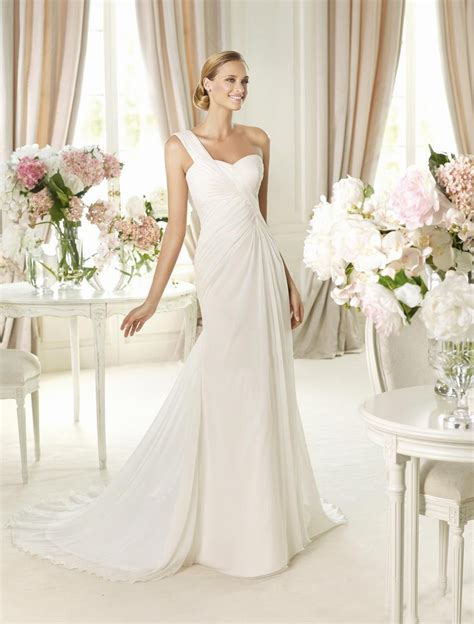 This Gorgeous Pronovias Paris Wedding Dress Is Perfect For Any Type Of