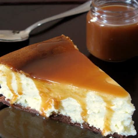 pillow cacao cheesecake with salted butter caramel sauce