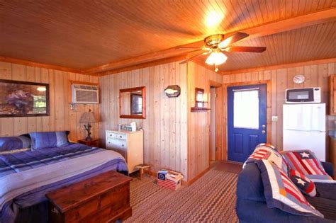 Conveniently located, this one bedroom, one bath cabin is in a well maintained rv park on rr 255 in south toledo bend. Inside the Cabin on the Coop - Chicken Coop - Toledo Bend Lake