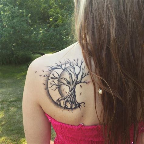 Tree Tattoo With Crescent Moon Tattoo Life Heidnisches Tattoo Pagan