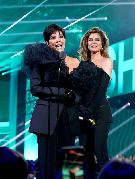 Khloe Kardashian Goes Backless At Peoples Choice Awards 2022 In Suit Wwd