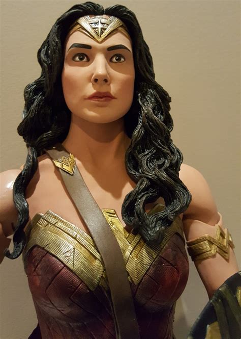 Neca Wonder Woman Ultimate Collectors 14 Scale Action Figure Review