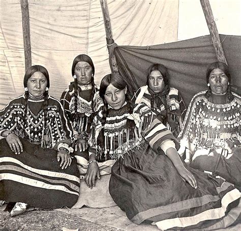 Blackfeet Women Montana 1900 Beautiful Indien Amerique Histoire Des Indiens Damérique