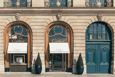 Cartier Paris place Vendôme изысканные украшения часы аксессуары