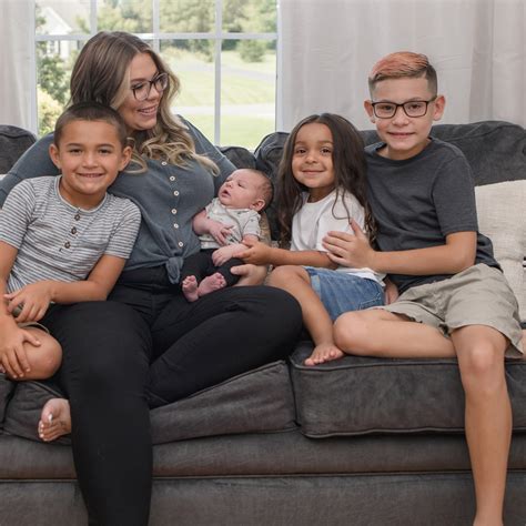 How Teen Mom's Kailyn Lowry Raises 4 Kids as a Single Mom - E! Online