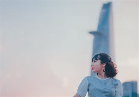 무료 이미지 애정 귀엽다 초상화 경치 아름다운 여행 소녀 하늘 푸른 사진술 서 있는 구름 휴가 장난 낮 햇빛 행복 바다 4028x2832