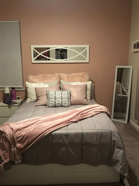 10 Grey And Pink Decor