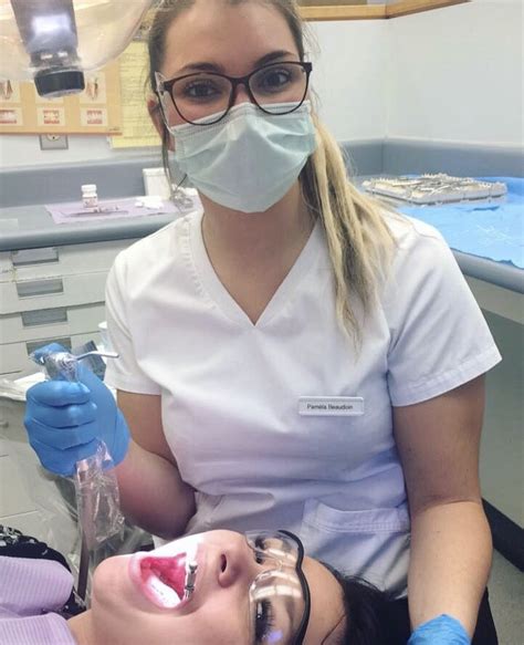 Female Dentist Beautiful Nurse Nitrile Gloves Dental Latex Masks
