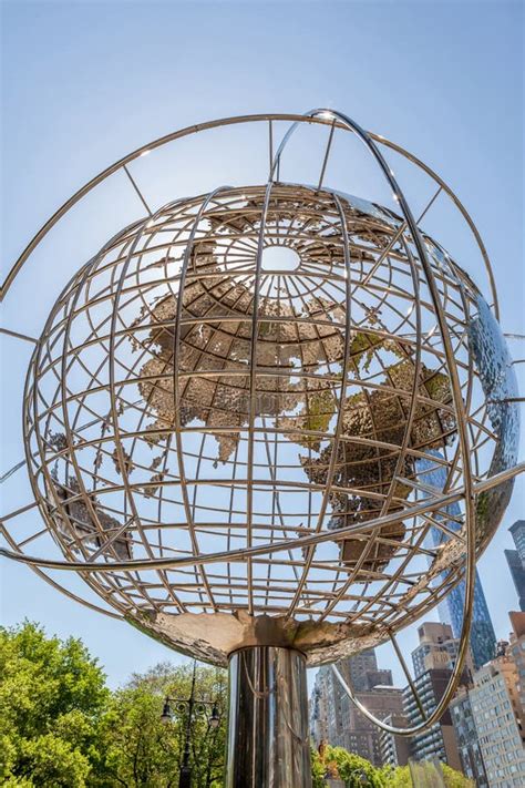 New York Usa May 20 2014 The Globe Sculpture Near The Entrance Of