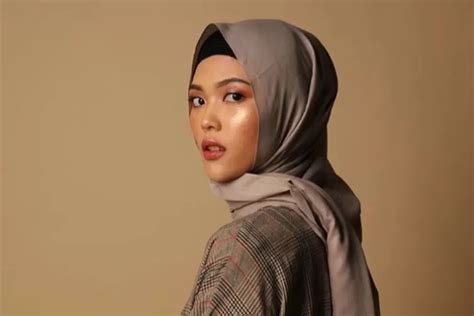 simple yang cocok untuk sehari hari simak saja 14 tutorial hijab pashmina kamu wajib coba