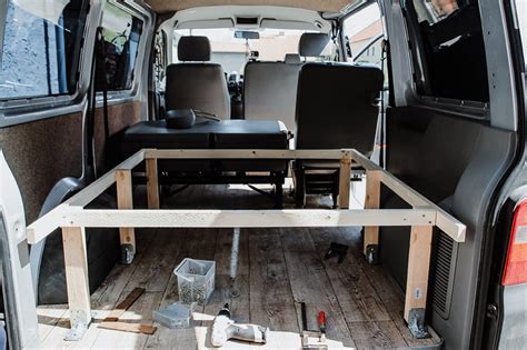 Campervan selbstausbau das bett im vw t5 transporter take an. T5 Multivan Bett Selber Bauen