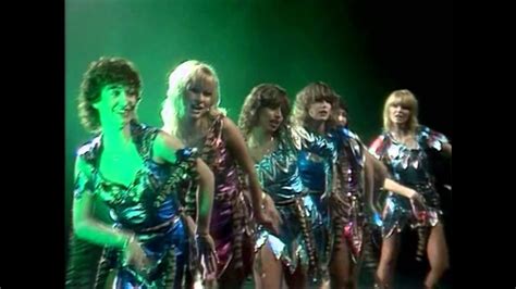 (1) dot is the same as the period character (.). Dolly Dots - Leila (The Queen Of Sheba) - YouTube