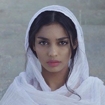 Pin By Irena Virtanen On Arabian Beauties Arab Women Arabian Beauty