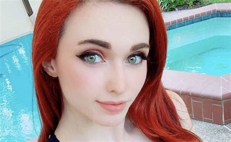 amouranth twitch streamer amouranth loses hundreds of