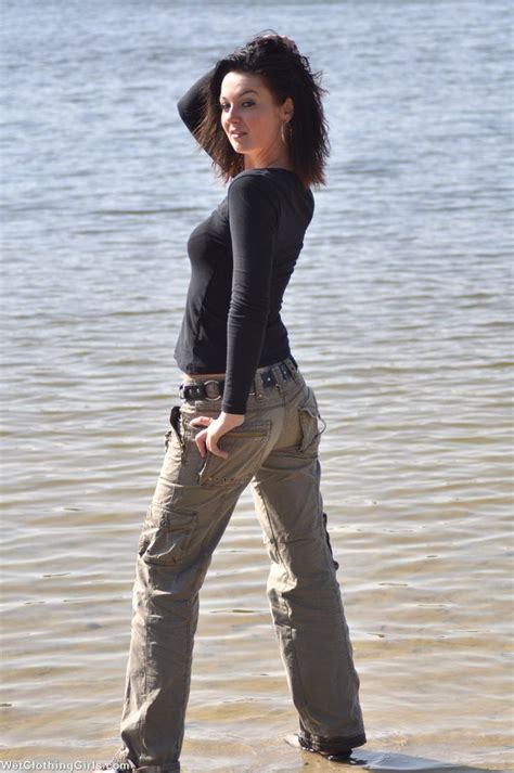 Альбом wetfoto in jeans — girls in jeans девушки в джинсах — 1845 фотографий. Pin by Karebear on Clothes to buy? | Clothes, Women jeans ...