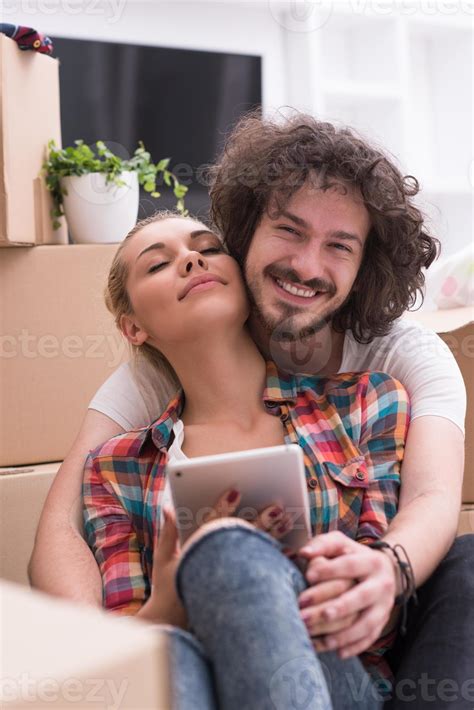 Young Couple Moving In New House 11256860 Stock Photo At Vecteezy