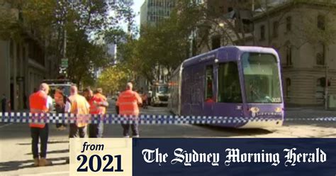 Video Tram Derailment Causes Melbourne Traffic Headaches