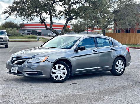 2013 Chrysler 200 Sedan | ppgbbe.intranet.biologia.ufrj.br