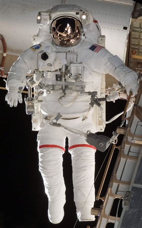 A Photographic History Of Us Spacesuits Space Suit Nasa Space Suit