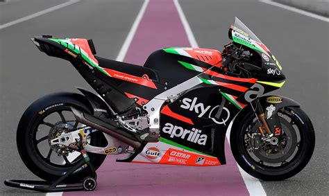 APRILIA RACING AND GULF AIM FOR TOP IN MOTOGP