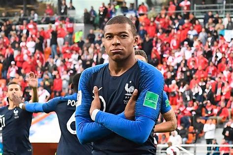 fifa world cup 2018 kylian mbappe makes history as france battle into world cup last 16