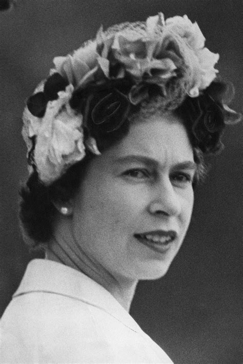 The 70 Best Royal Hat Moments Of All Time Queen Elizabeth Elizabeth