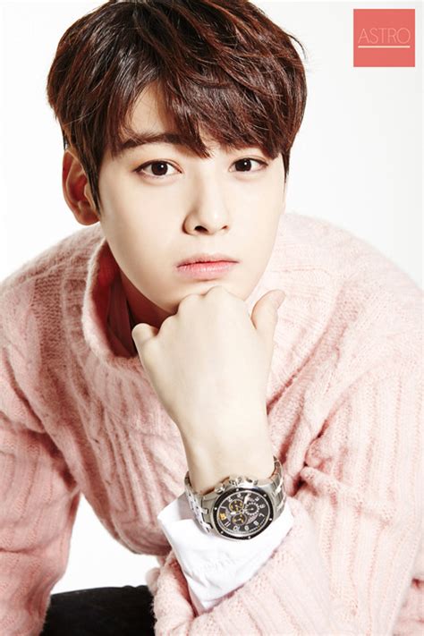 Karena kecerdasannya tersebut, ia ditunjuk sebagai presiden sekolah pada kelas 6 sekolah dasar. ASTRO's Cha Eun Woo Wants To Get At Least 30 ...