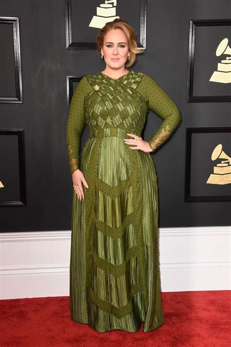 La cantante no solo sorprendió a propios y extraños con su presentación durante la ceremonia al lado de. Los mejores estilismos vistos en la alfombra roja de los Grammy 2017 - DKISS