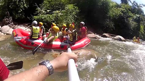 The white water rafting in gopeng, malaysia is a famous adventure sports especially during the rainy season. Water Rafting Gopeng perak Malaysia - YouTube