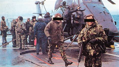 elite british sas soldier s action packed account of the falklands war