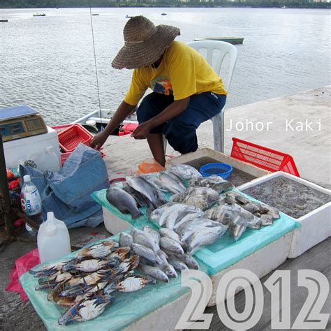 The capital of the district is bandar penggaram. Where to Buy Fresh Fish in JB. Pasar Ikan Bakar Batu in ...