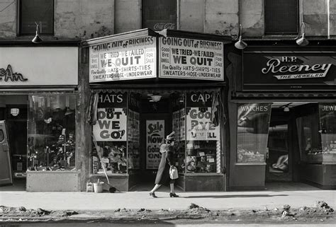 Store going out of business. Lowell, Massachusetts January 1941 : r