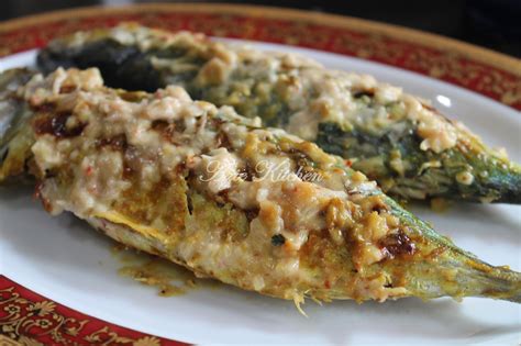 Memang ngam sangat digolek2kan dalam sambal lada tu. Ikan Percik Kelantan Asli Yang Sentiasa Dirindui - Azie ...