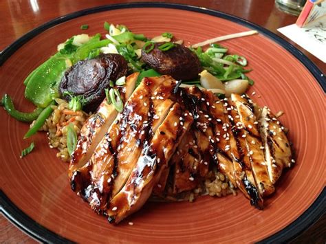 There are 440 calories in 1 bowl (354 g) of rice gourmet grilled chicken teriyaki bowl. Grilled Teriyaki Chicken Brown Rice Bowl from Elephant Bar ...