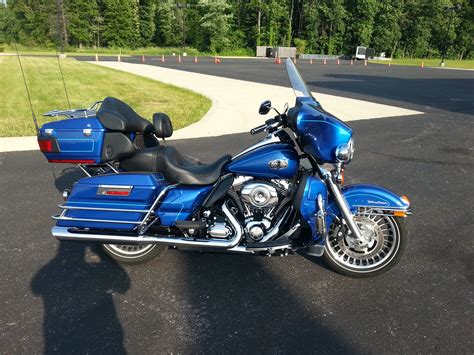 I was just looking at the 2013 hd catalog & can't figure out any difference between the ultra classic & the limited. 2010 Harley-Davidson® FLHTCU Ultra Classic® Electra Glide ...
