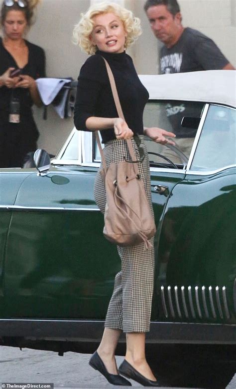 No time to die star ana de armas has teased her transformation into iconic actress marilyn monroe for upcoming netflix movie blonde. Ana De Armas looks very much like Marilyn Monroe as Adrien ...