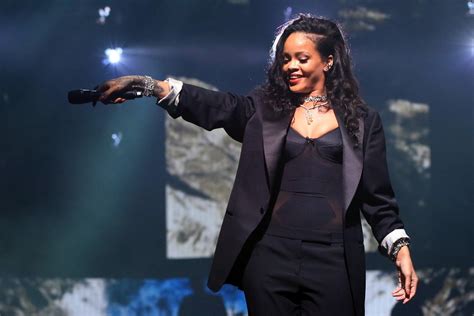 Rihanna Anti Album Release Earns Million New Members For Jay Z Music