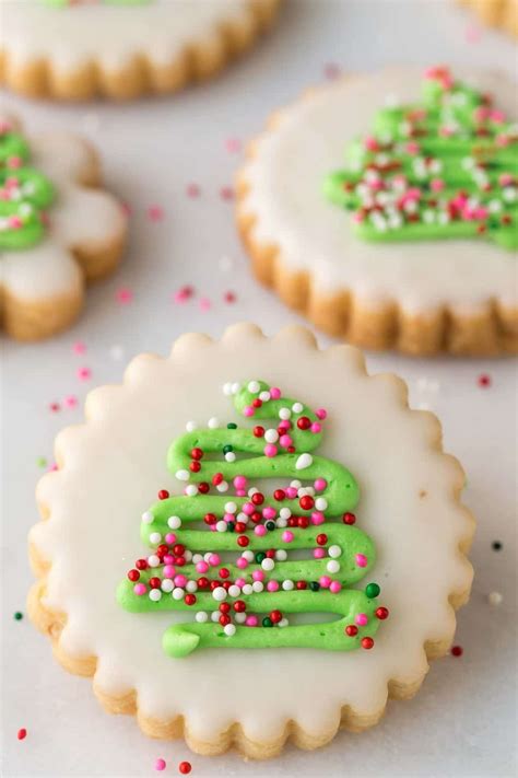 You'll love their soft and puffy texture filled with heart warming flavors! 25 fantastic Christmas Cookie Recipes - Foodness Gracious