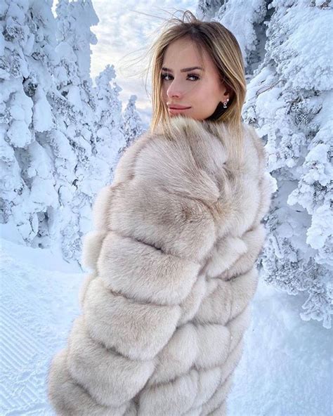 Pin By Elmo Vicavary On Fox White Fur Coat Real Fur Coat Fur Clothing