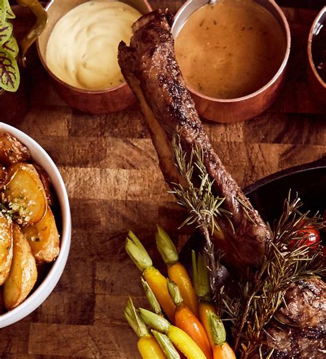 This hotel has facilities measuring 20971 square feet (1949 square meters), including conference space. Chifley's Bar and Grill - Open 7 Days - Hotel Kurrajong ...