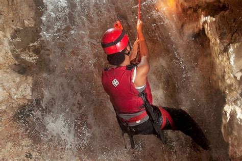 Tripadvisor IncreÍble Waterfall Cave Expedition En La Sucursal De Las