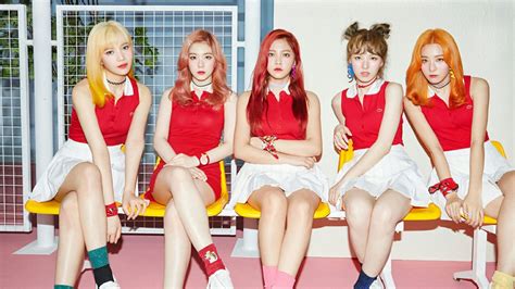 20 Stunning Red Velvet Wallpapers