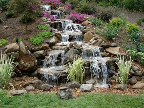 Einen wasserfall im eigenen garten zu bauen erfordert nur wenig handliches geschick. Wasserfall im Garten selber bauen - 99 Ideen, wie Sie die ...