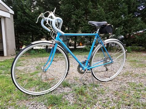 Both courtesy of bill j; The Bike Shed: 1972 Schwinn Super Sport