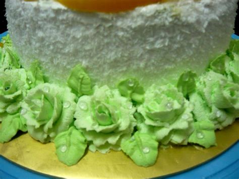 Following my first successful attempt in making this cake, i only posted a photo of the finished product in my blog without furthe. pandan layer cake