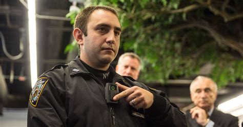 Nypd Officers Offered More Pay To Wear Body Cameras Huffpost Latest News