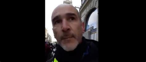 Livrée avec un étui ceinture en nylon (passant 50mm). Gilets jaunes : Un député de "La France Insoumise", Loïc ...